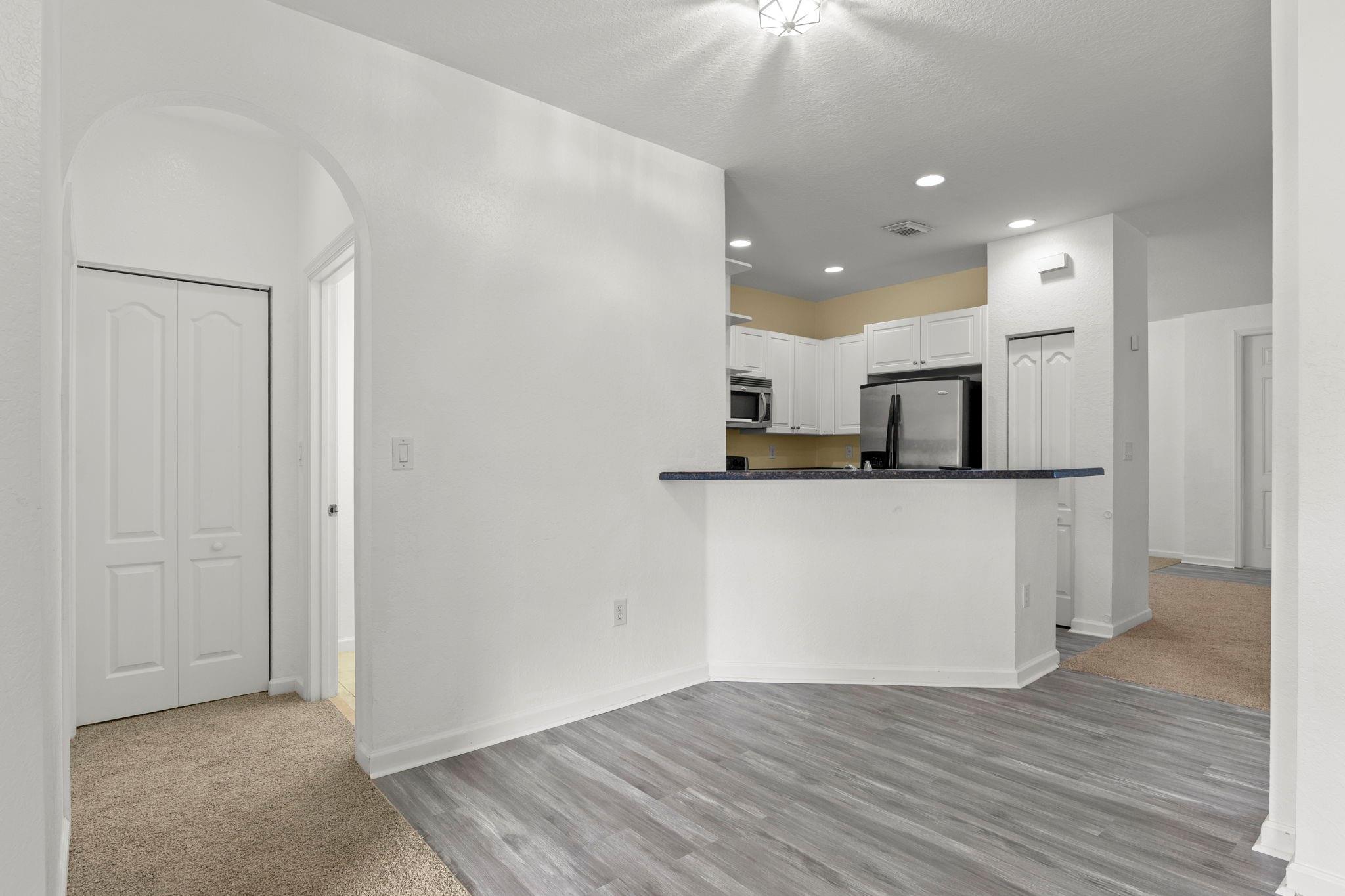 MANDARIN LAKES - Residential