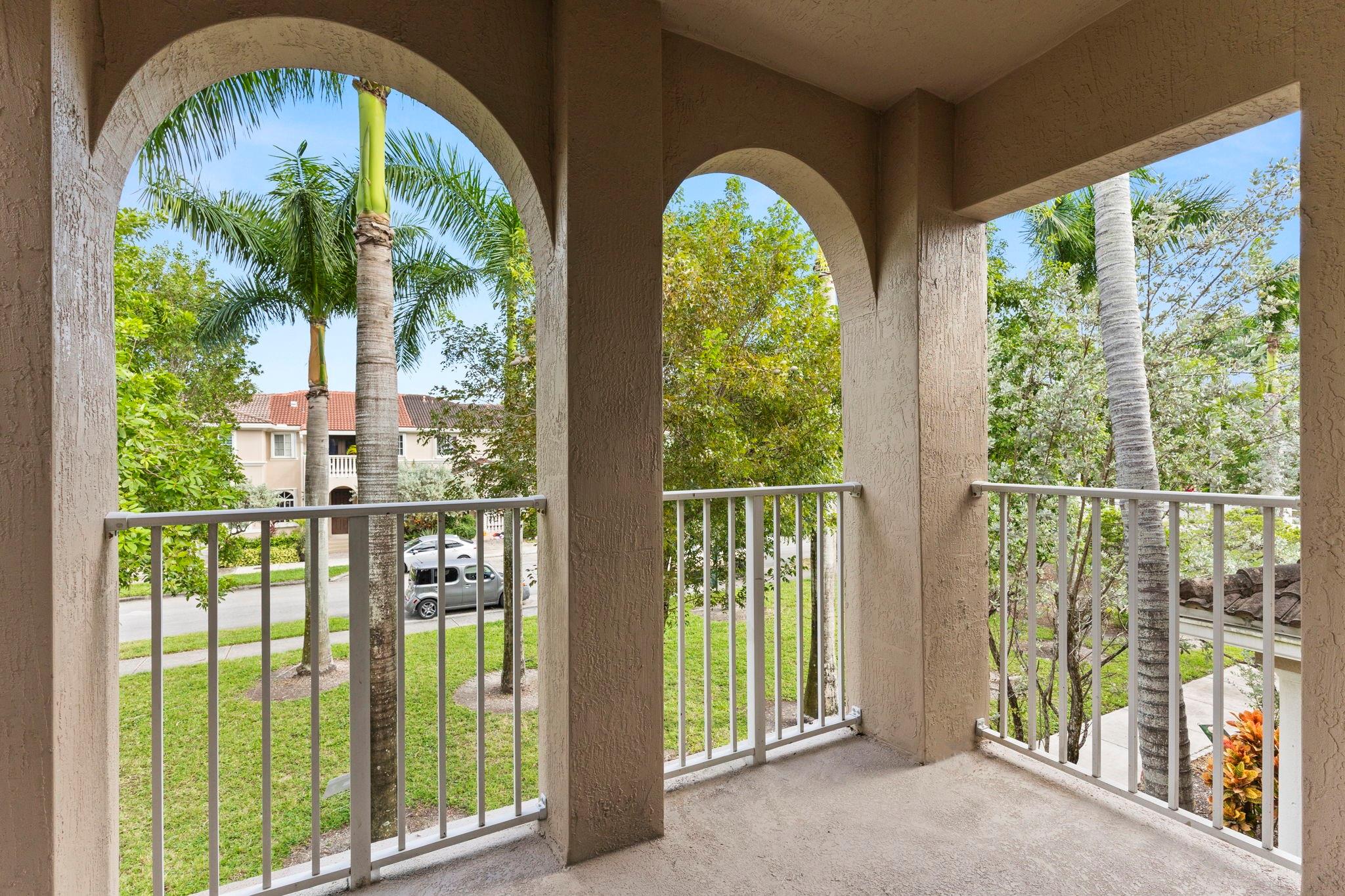 MANDARIN LAKES - Residential