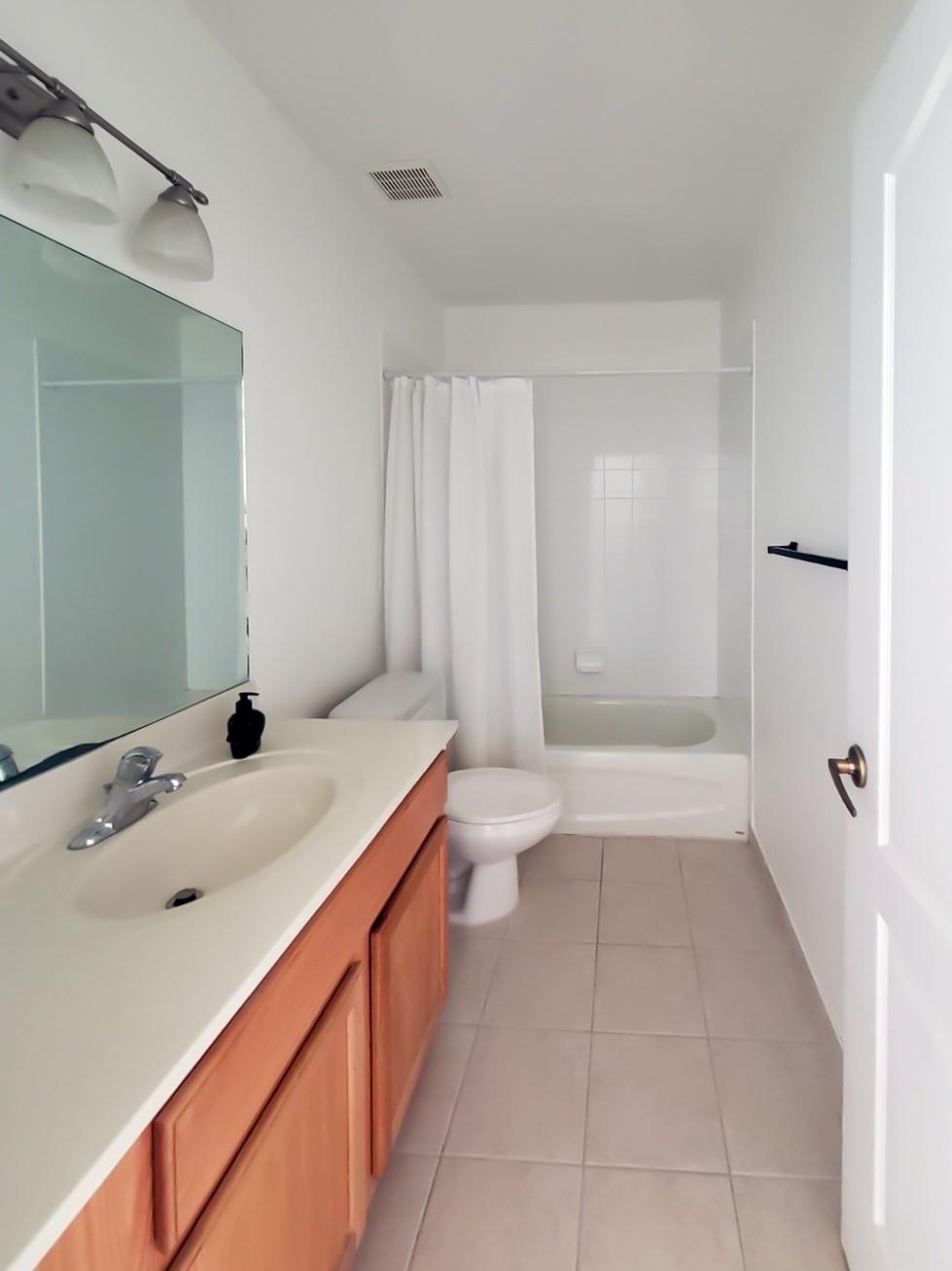 MANDARIN LAKES - Residential