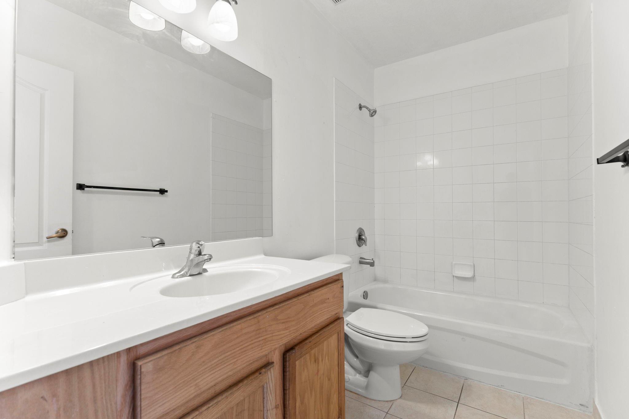 MANDARIN LAKES - Residential