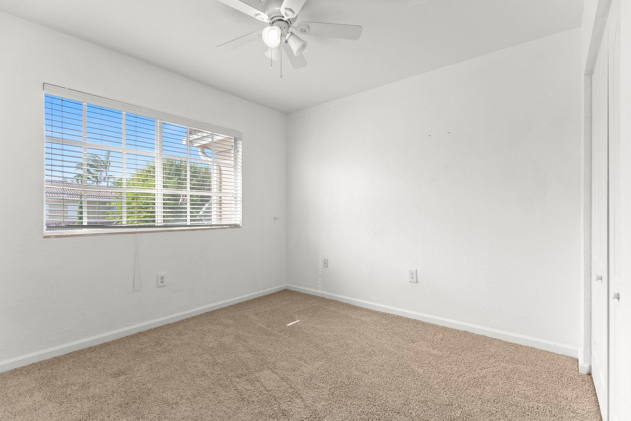 MANDARIN LAKES - Residential