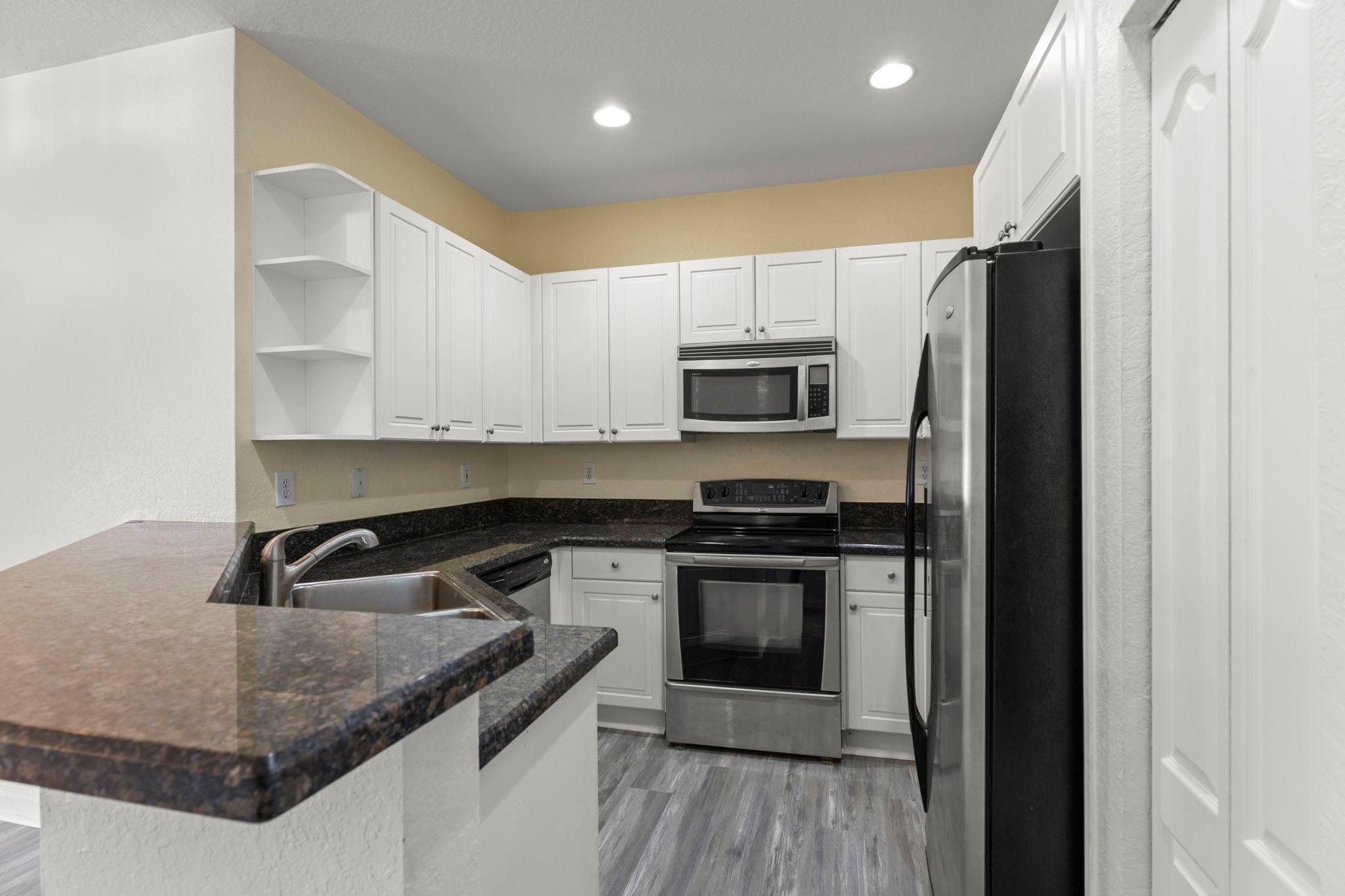 MANDARIN LAKES - Residential