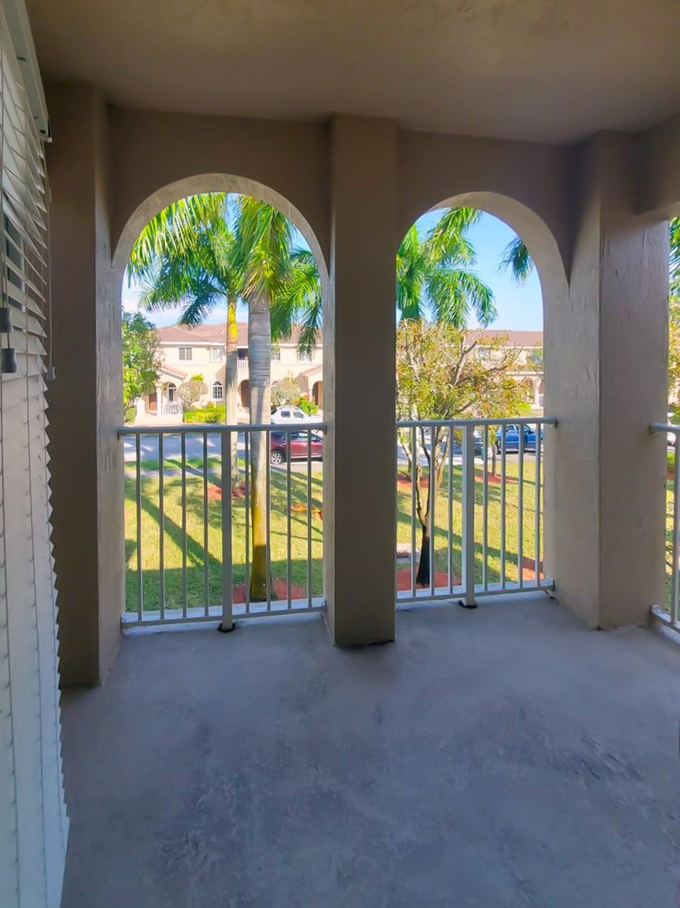 MANDARIN LAKES - Residential