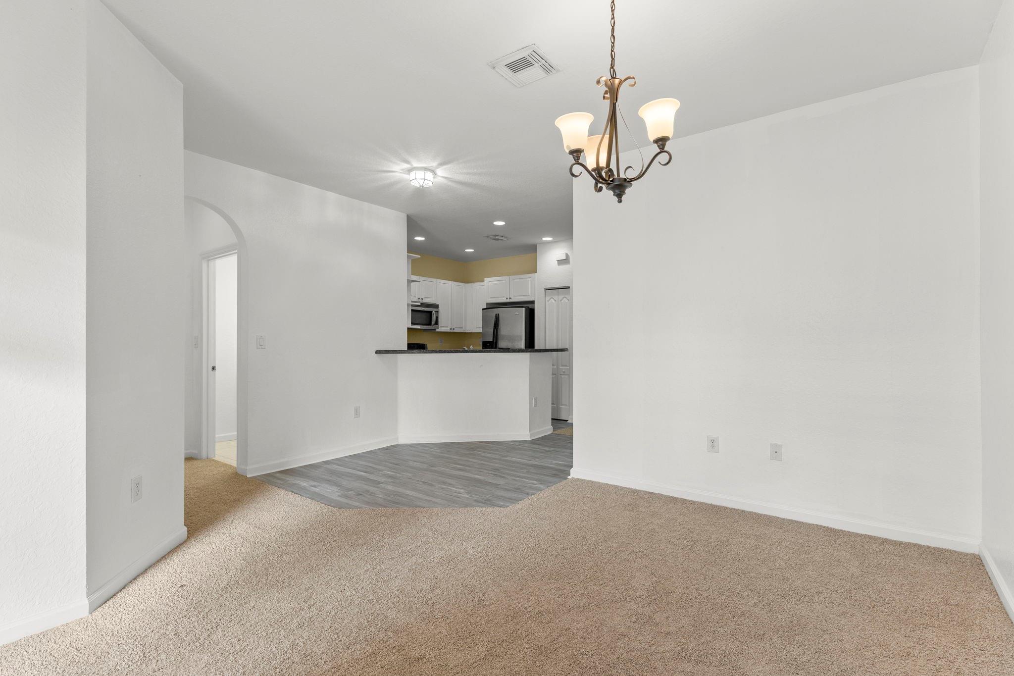 MANDARIN LAKES - Residential