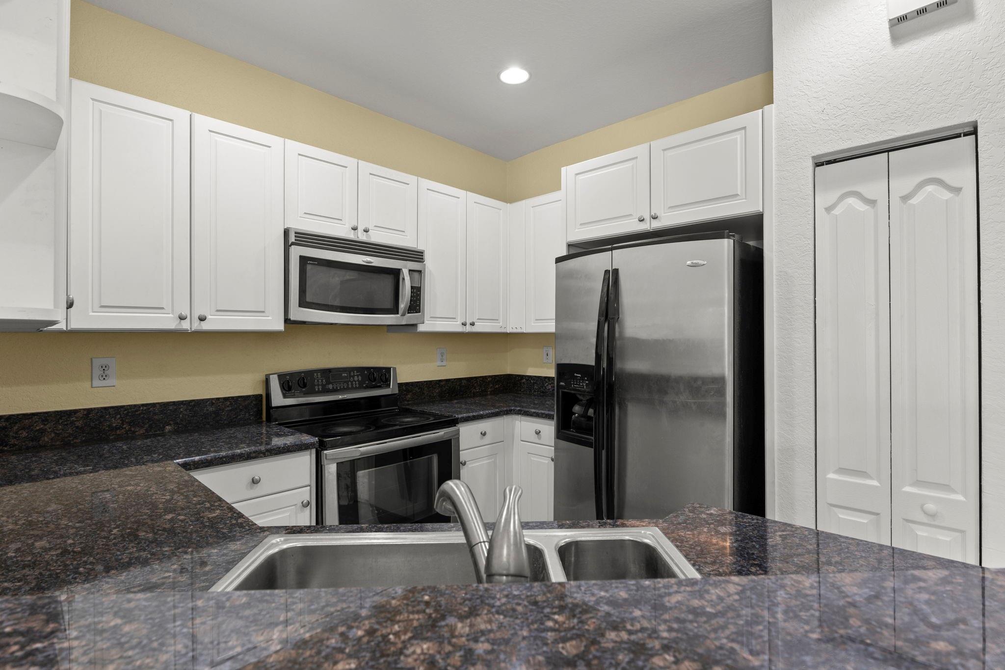 MANDARIN LAKES - Residential