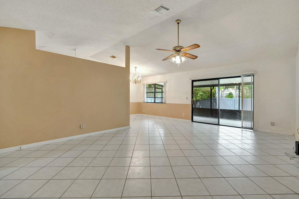 Photo of 126 Greentree Circle, Jupiter, FL 33458 (MLS # R11075161)