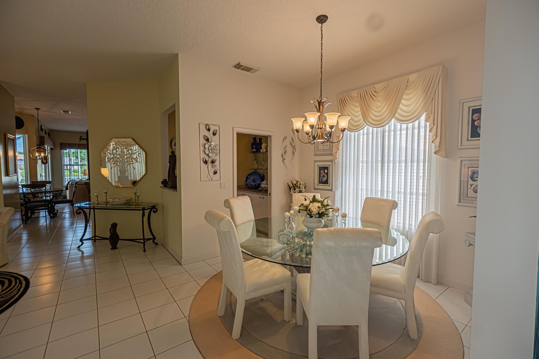 618 SW Lake Charles Circle