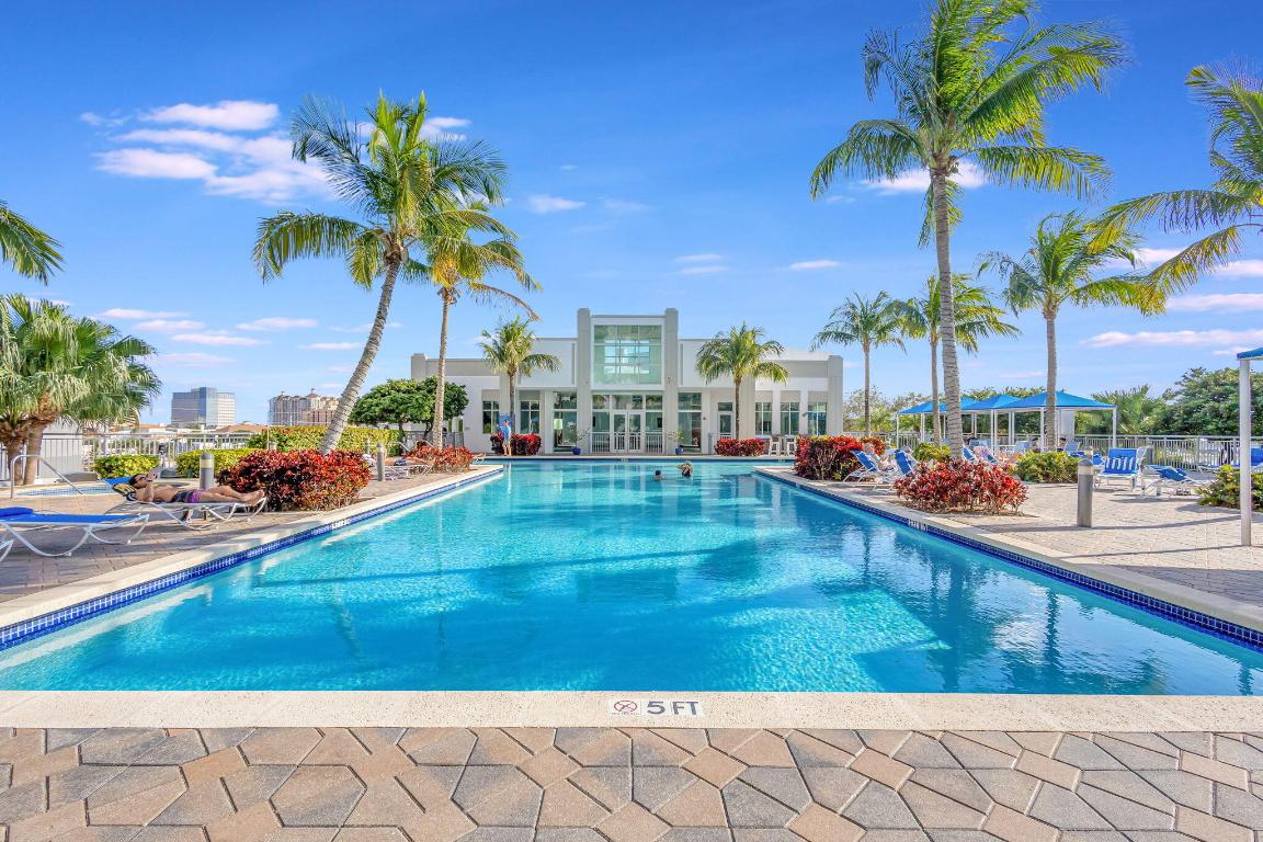 300 S Australian Avenue 520