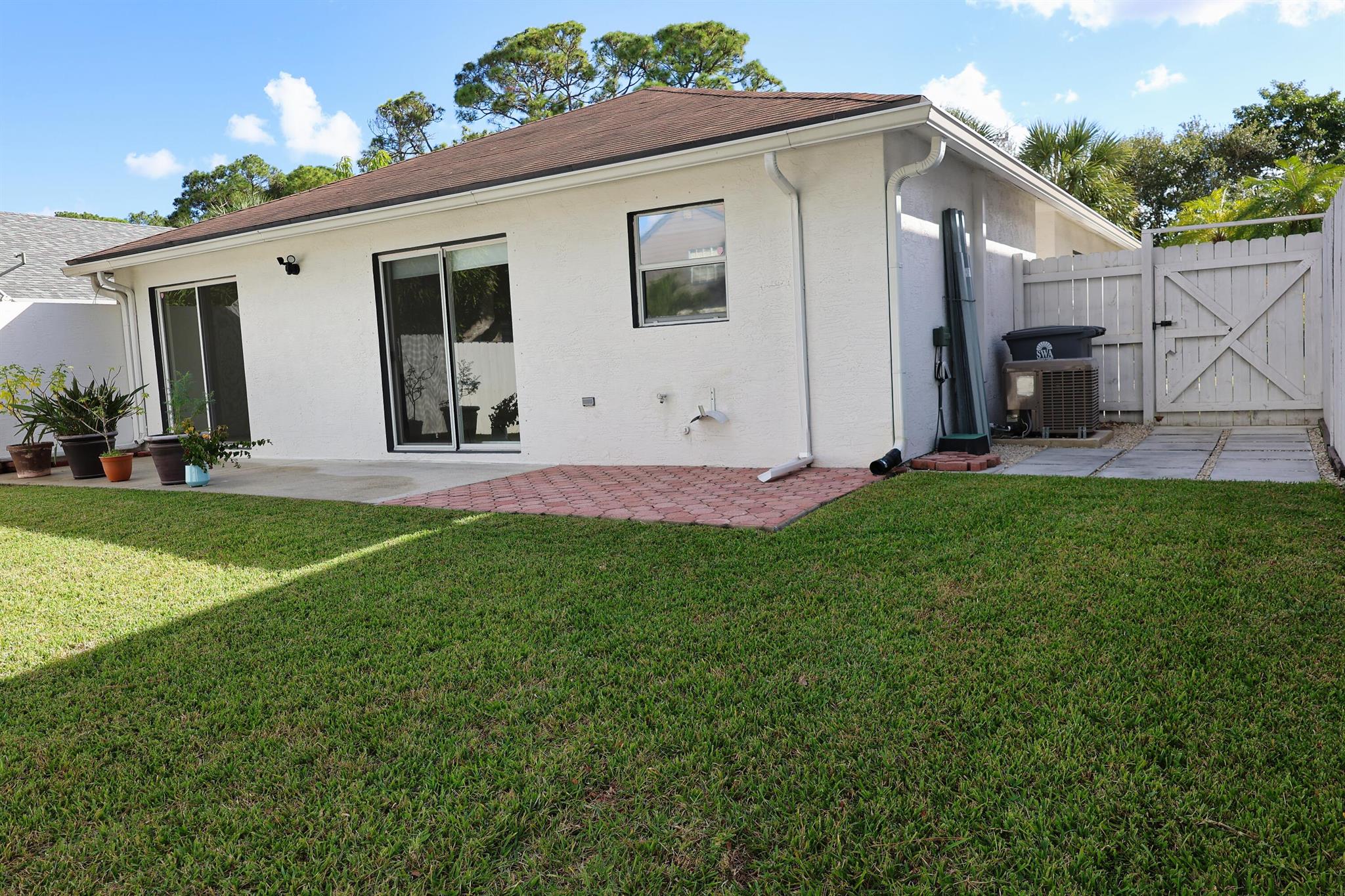 VICTORIA WOODS - Residential