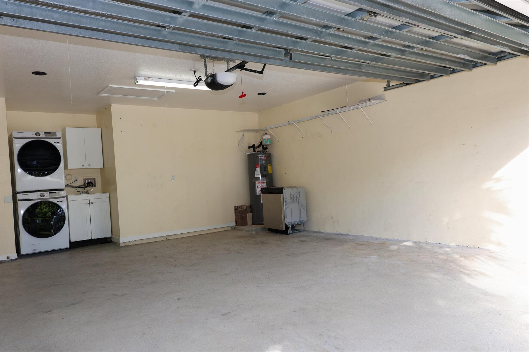 VICTORIA WOODS - Residential