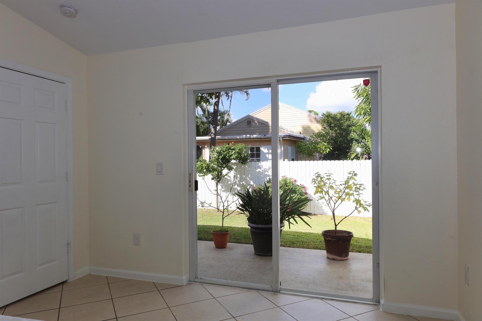 VICTORIA WOODS - Residential