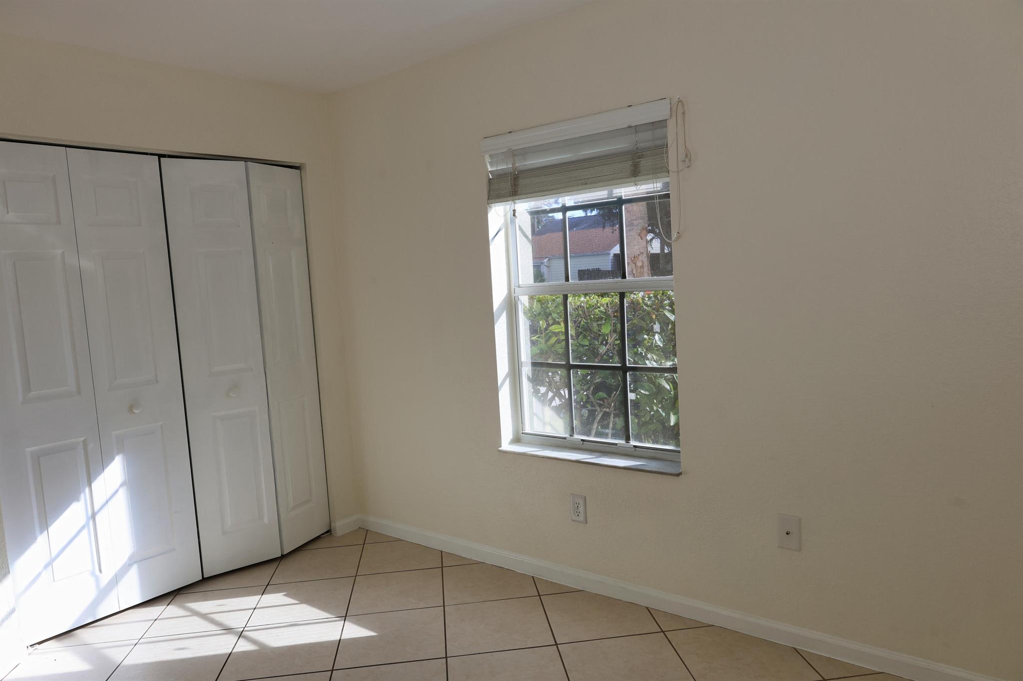 VICTORIA WOODS - Residential