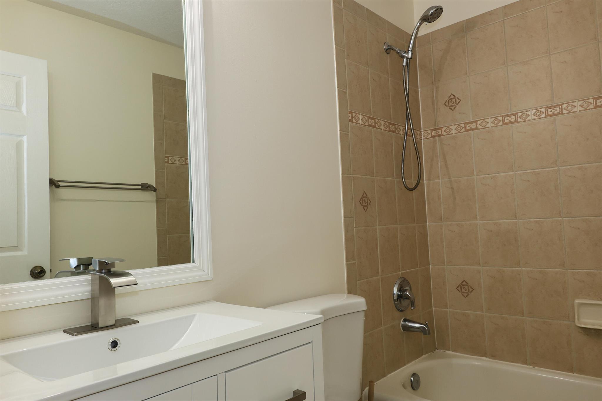 VICTORIA WOODS - Residential