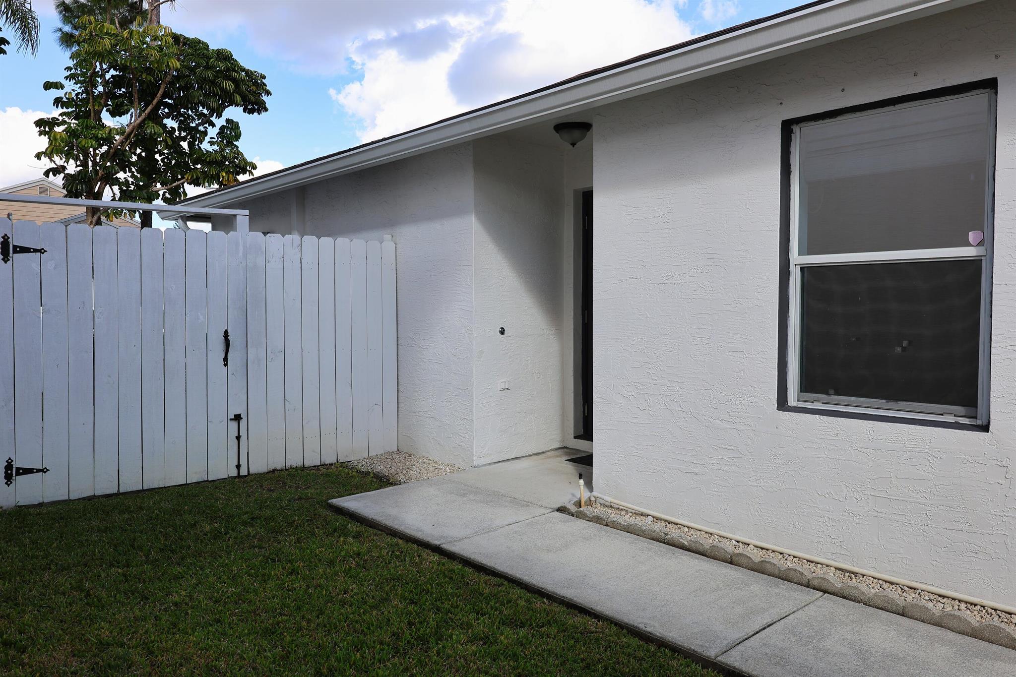 VICTORIA WOODS - Residential