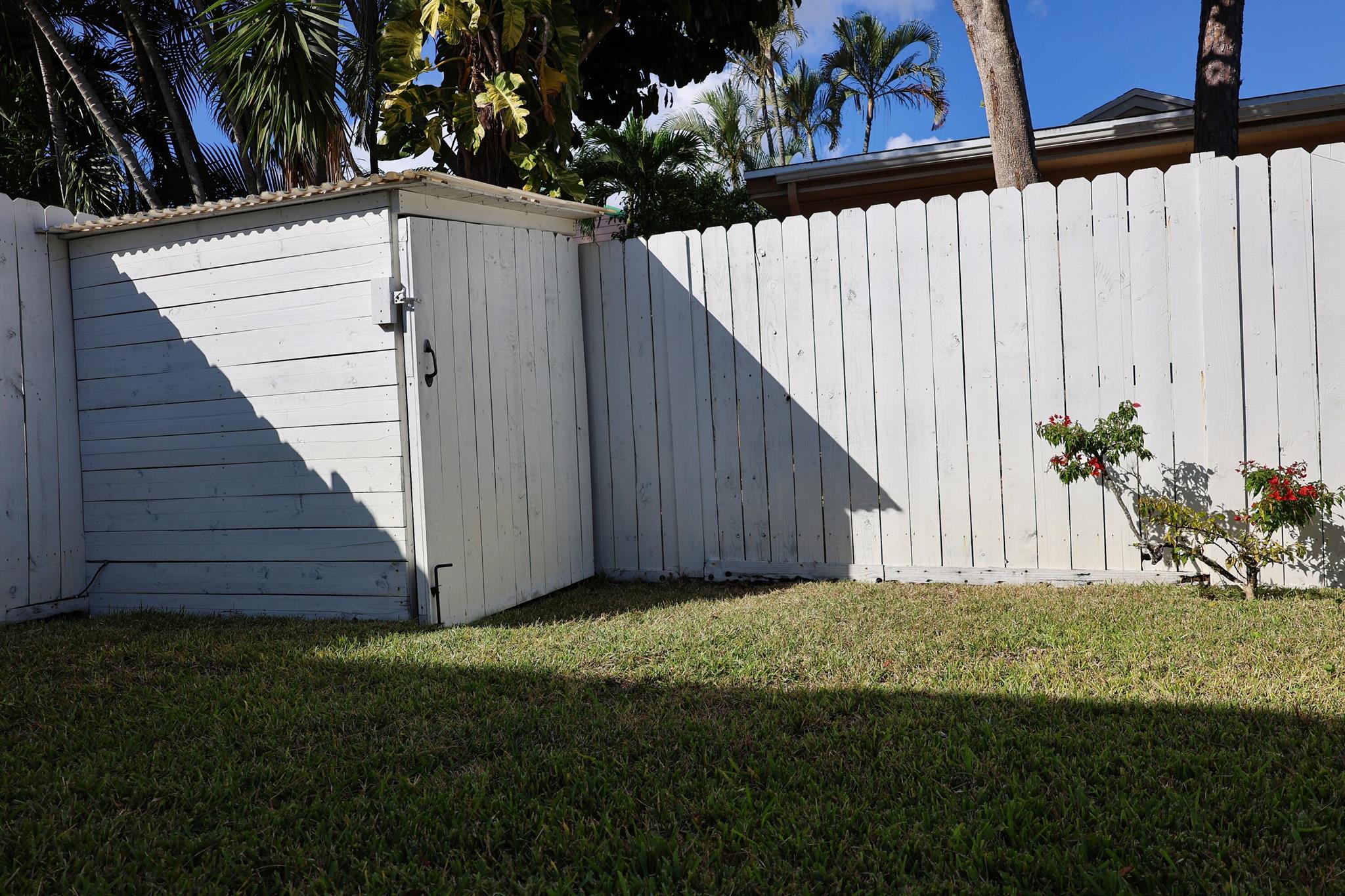 VICTORIA WOODS - Residential