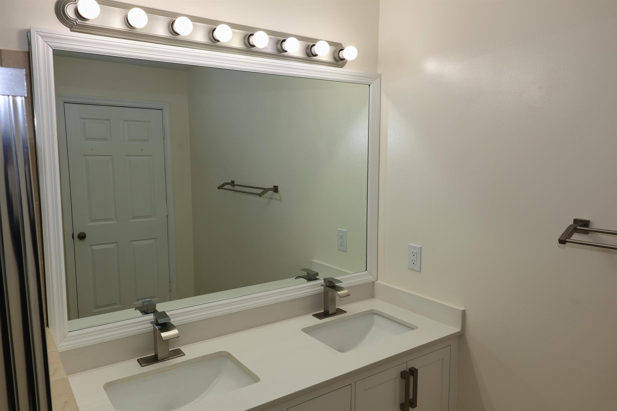 VICTORIA WOODS - Residential