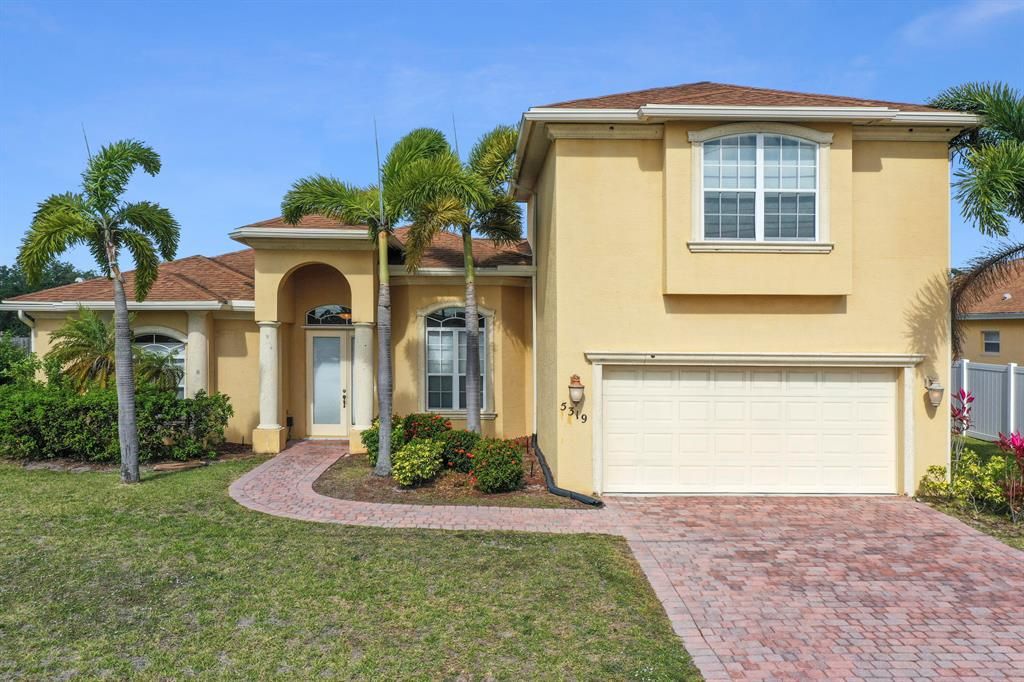 Photo of 5319 NW Aloha Street, Port Saint Lucie, FL 34986 (MLS # R10797704)