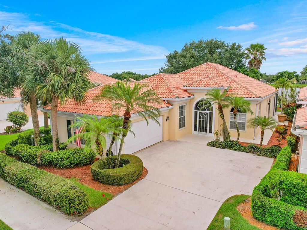 Photo of 1466 SW Eagleglen Place, Stuart, FL 34997 (MLS # R11010252)