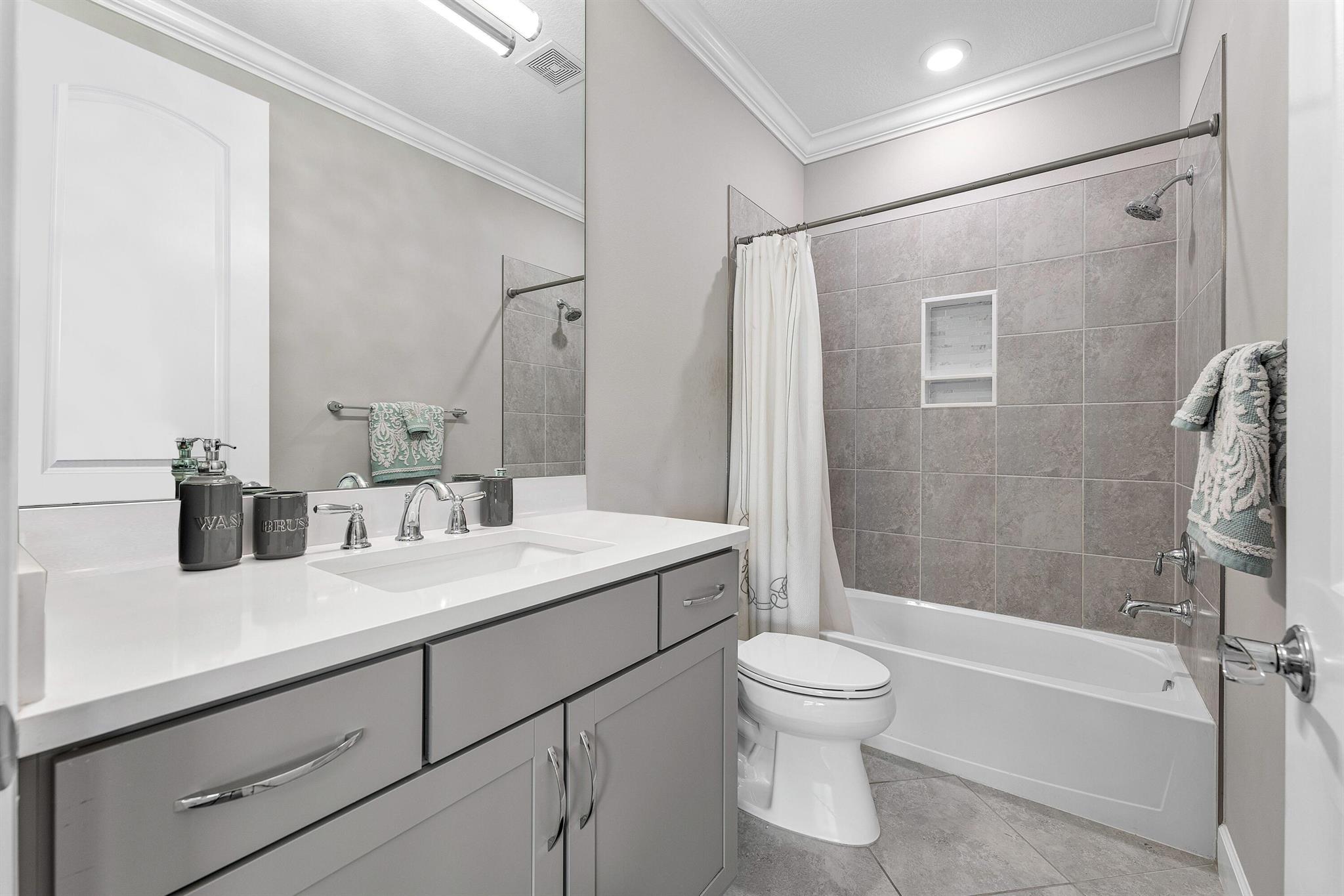 SONOMA ISLES - Residential