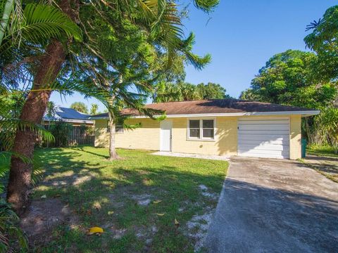 Photo of 8604 Brookline Avenue, Fort Pierce, FL 34951 (MLS # B26042273)