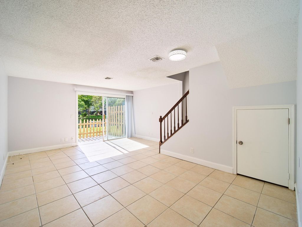 Photo of 317 Georgian Park Drive, Jupiter, FL 33458 (MLS # B26012704)