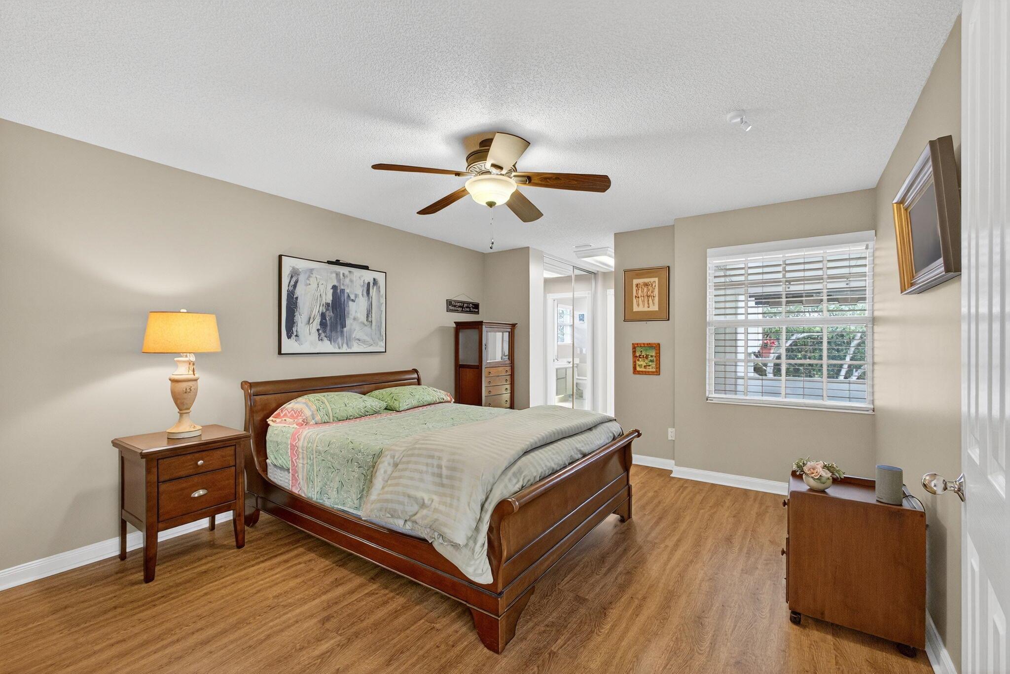 GARDEN OAKS - Residential