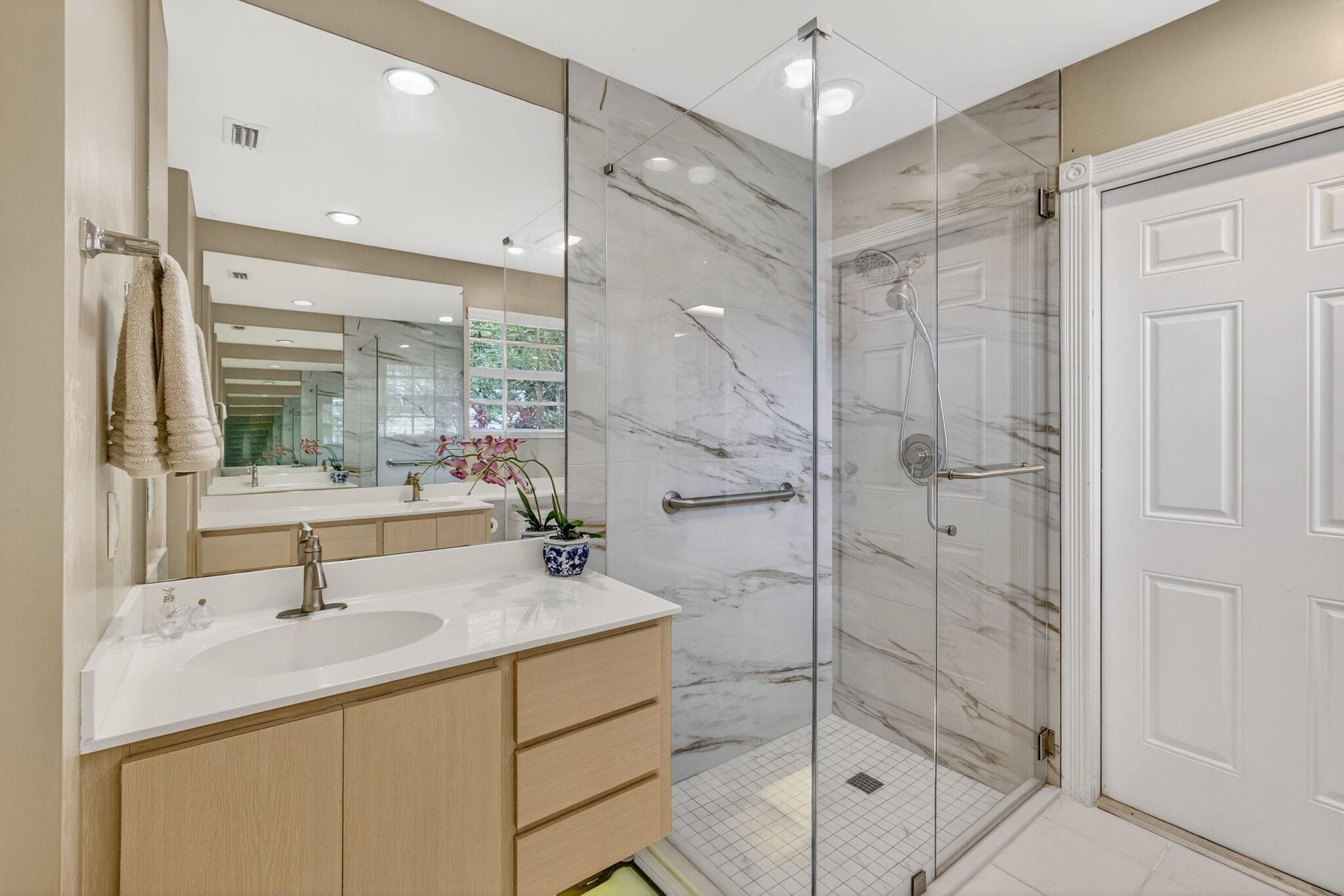 GARDEN OAKS - Residential