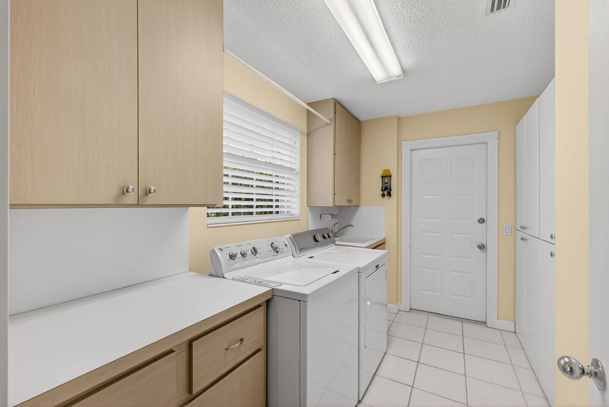 GARDEN OAKS - Residential