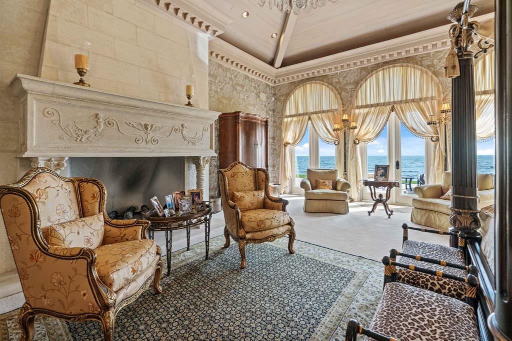 MANALAPAN - Residential