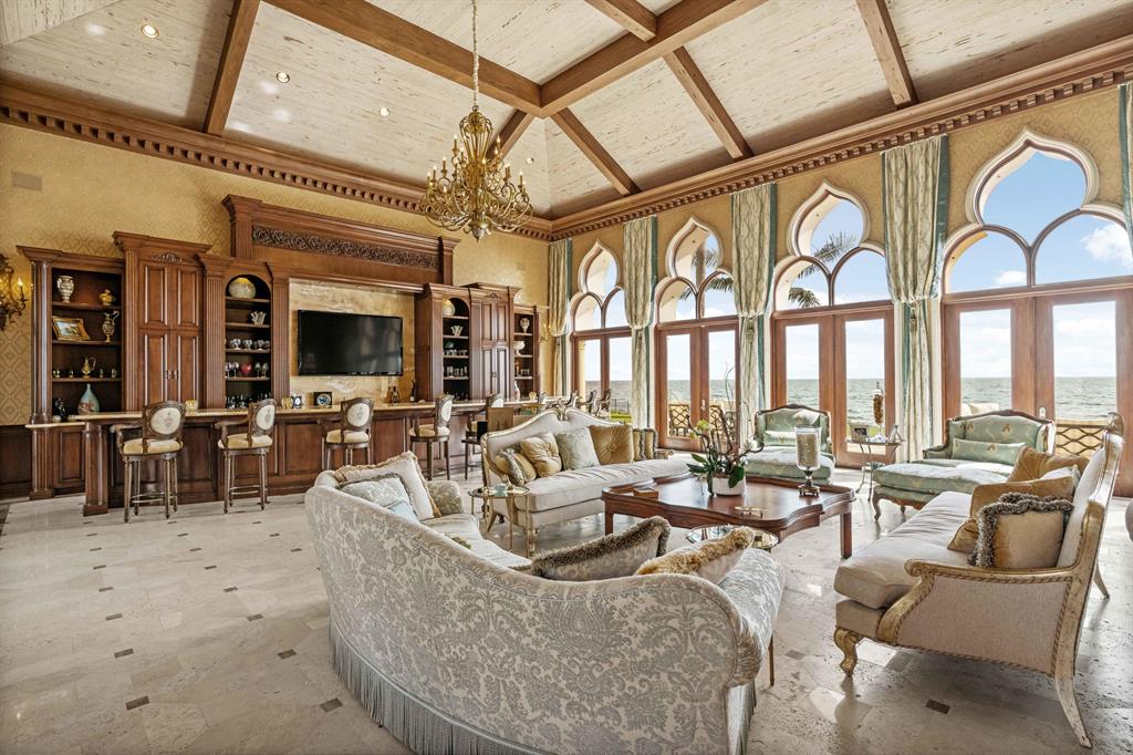 MANALAPAN - Residential