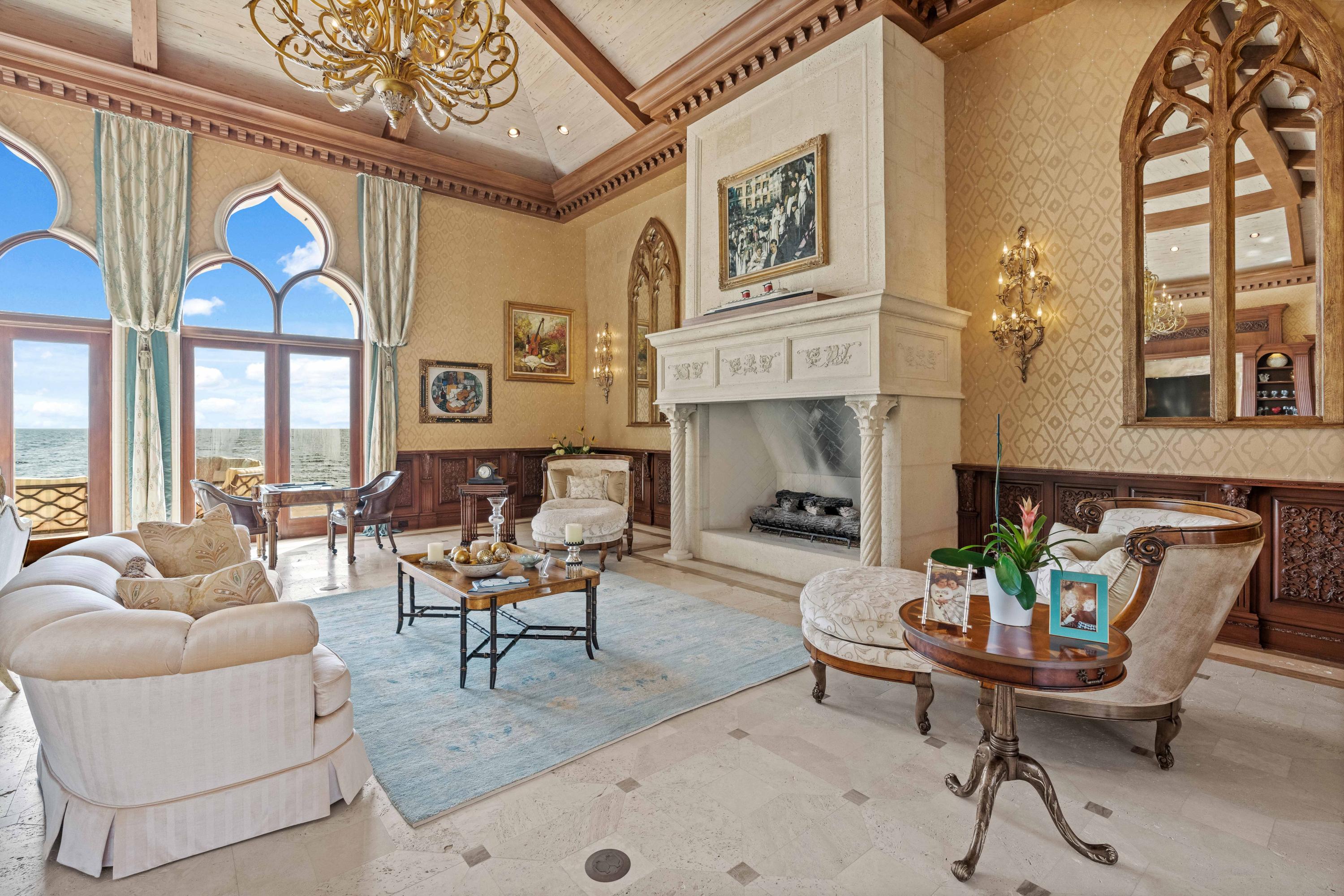 MANALAPAN - Residential