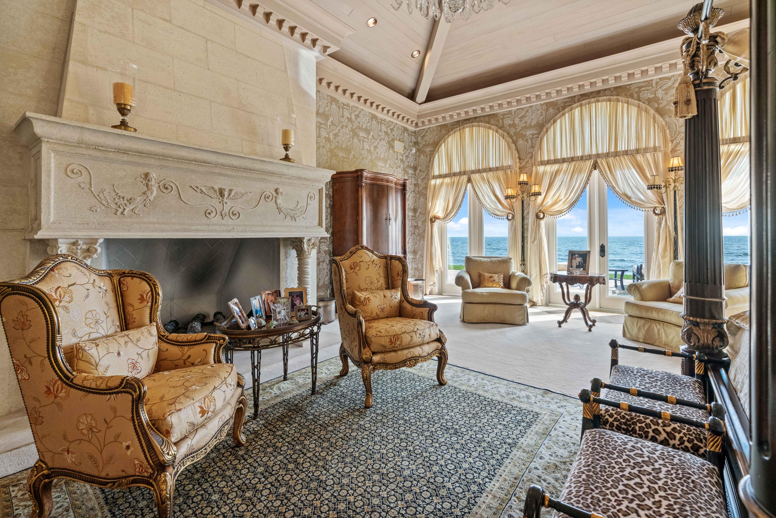 MANALAPAN - Residential