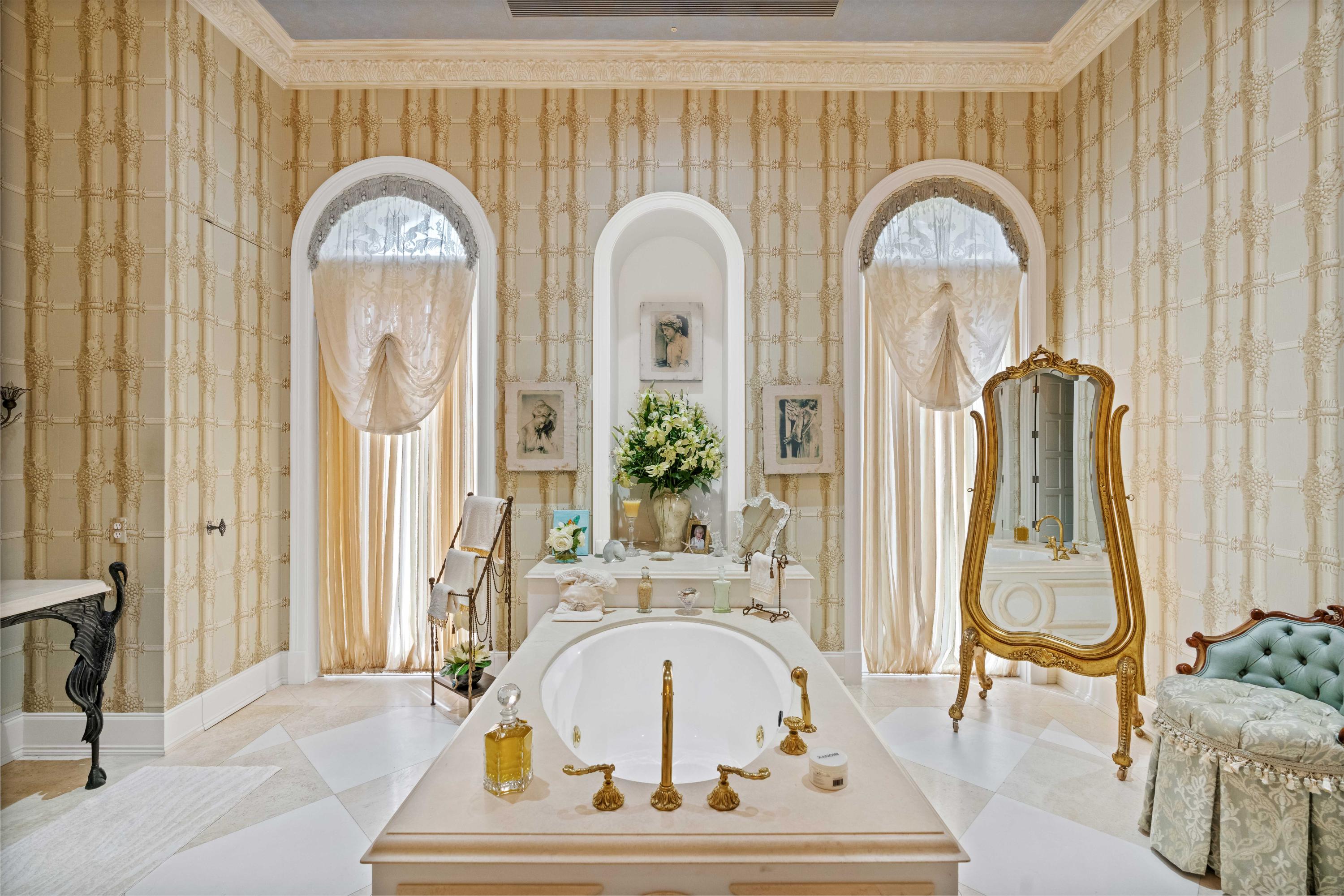 MANALAPAN - Residential