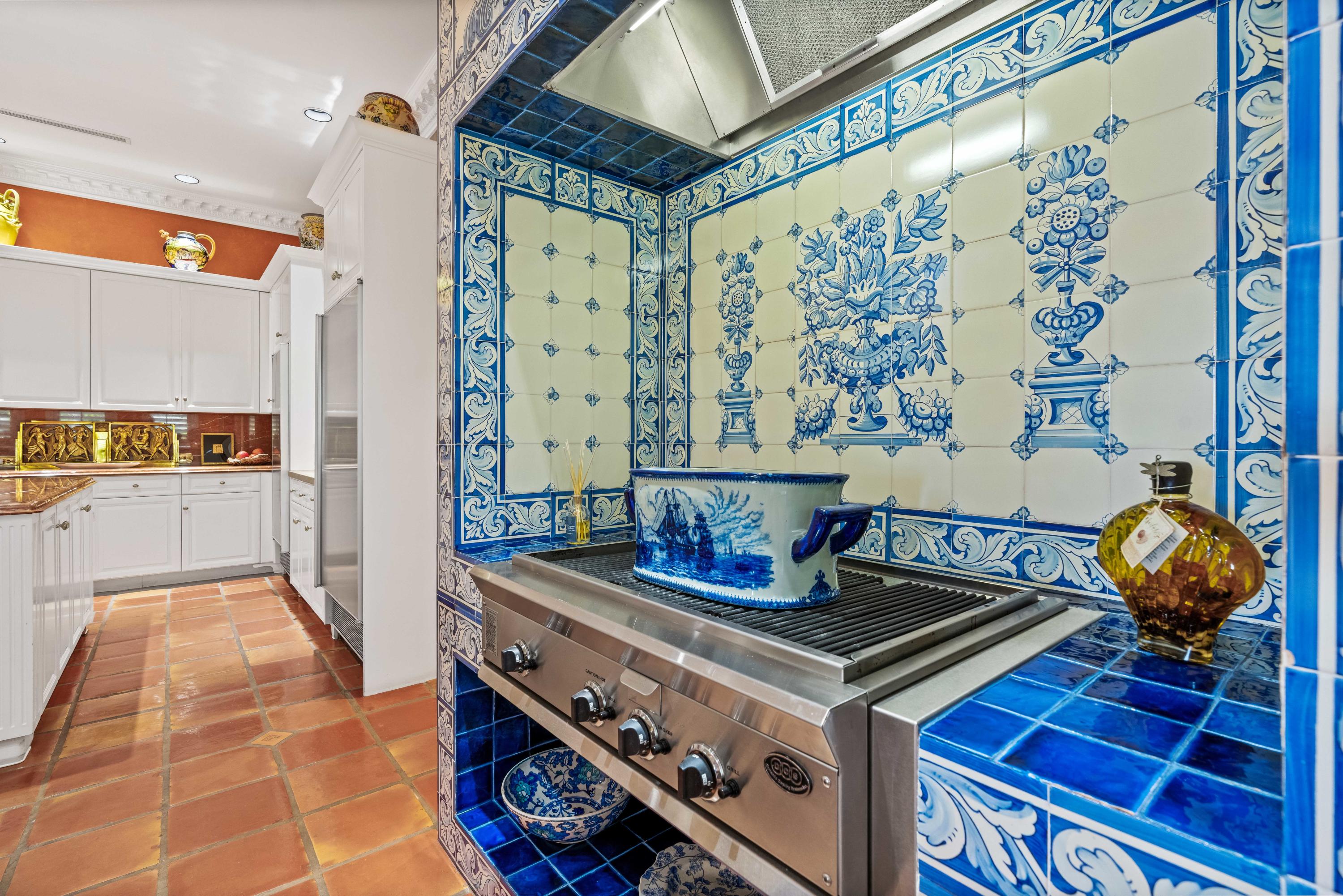 MANALAPAN - Residential