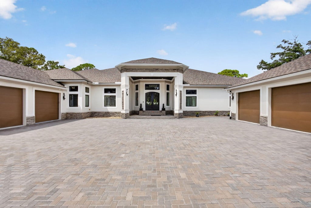 Photo of 145 24TH Avenue, Vero Beach, FL 32962 (MLS # B26077124)