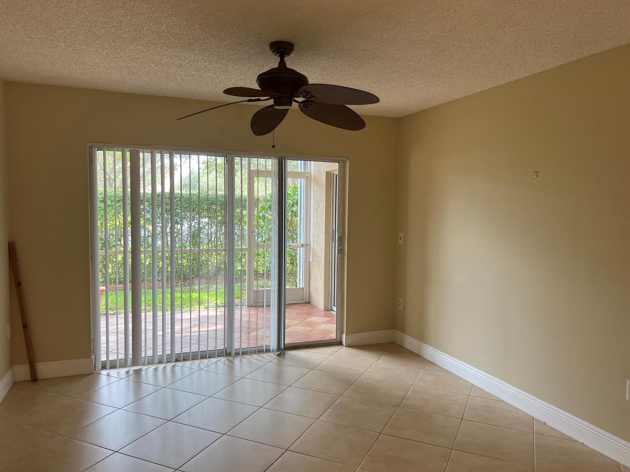 254 Village 4106 Boulevard 4106