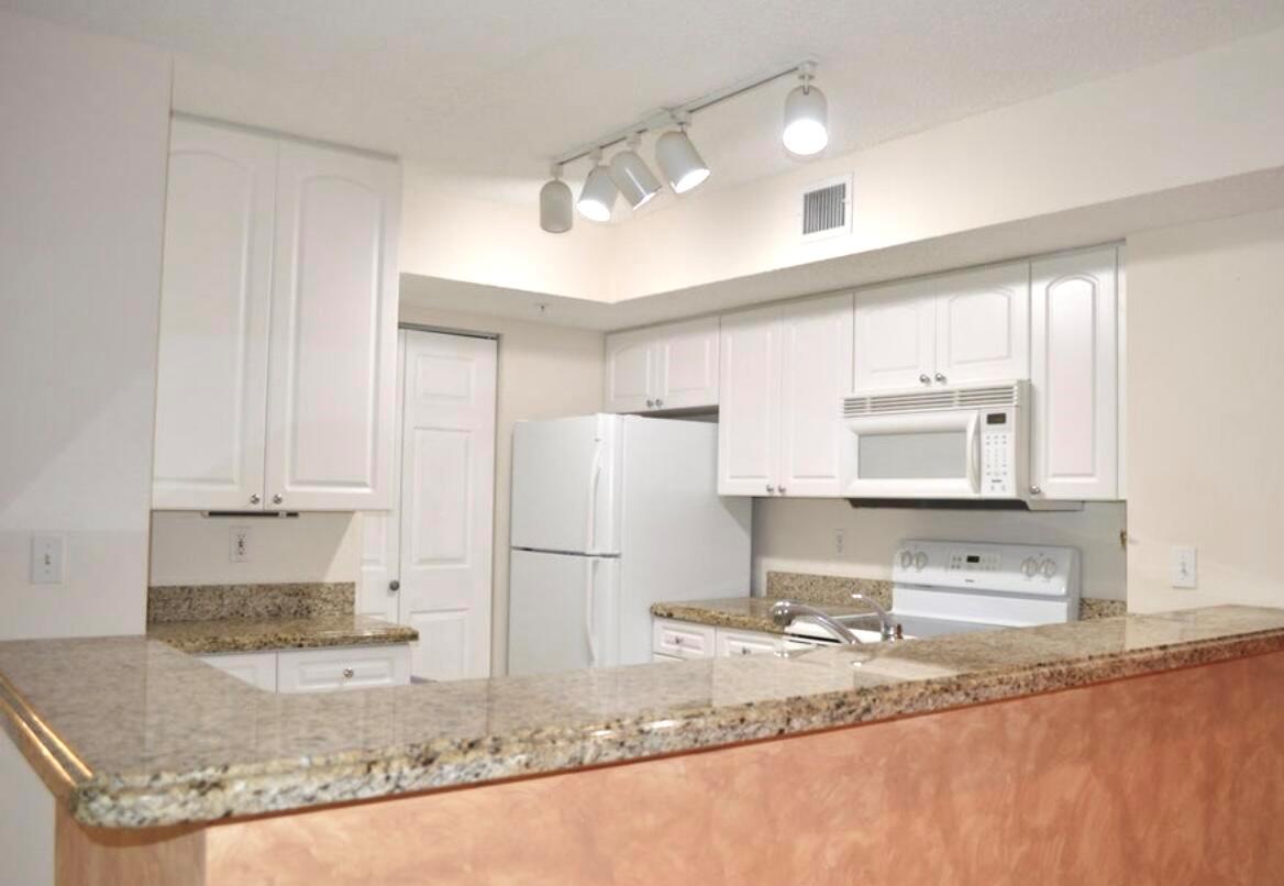 254 Village 4106 Boulevard 4106
