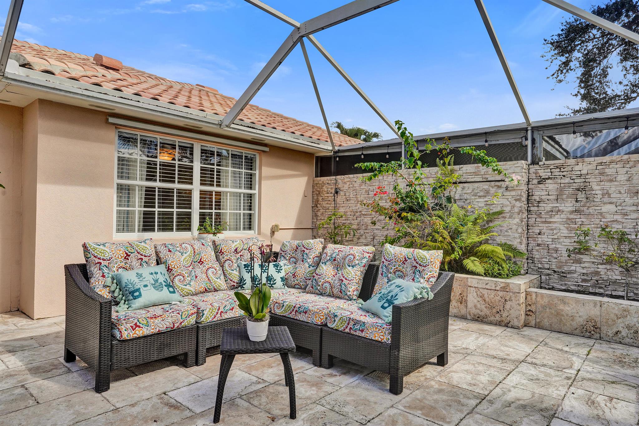 RIVERWALK - Residential