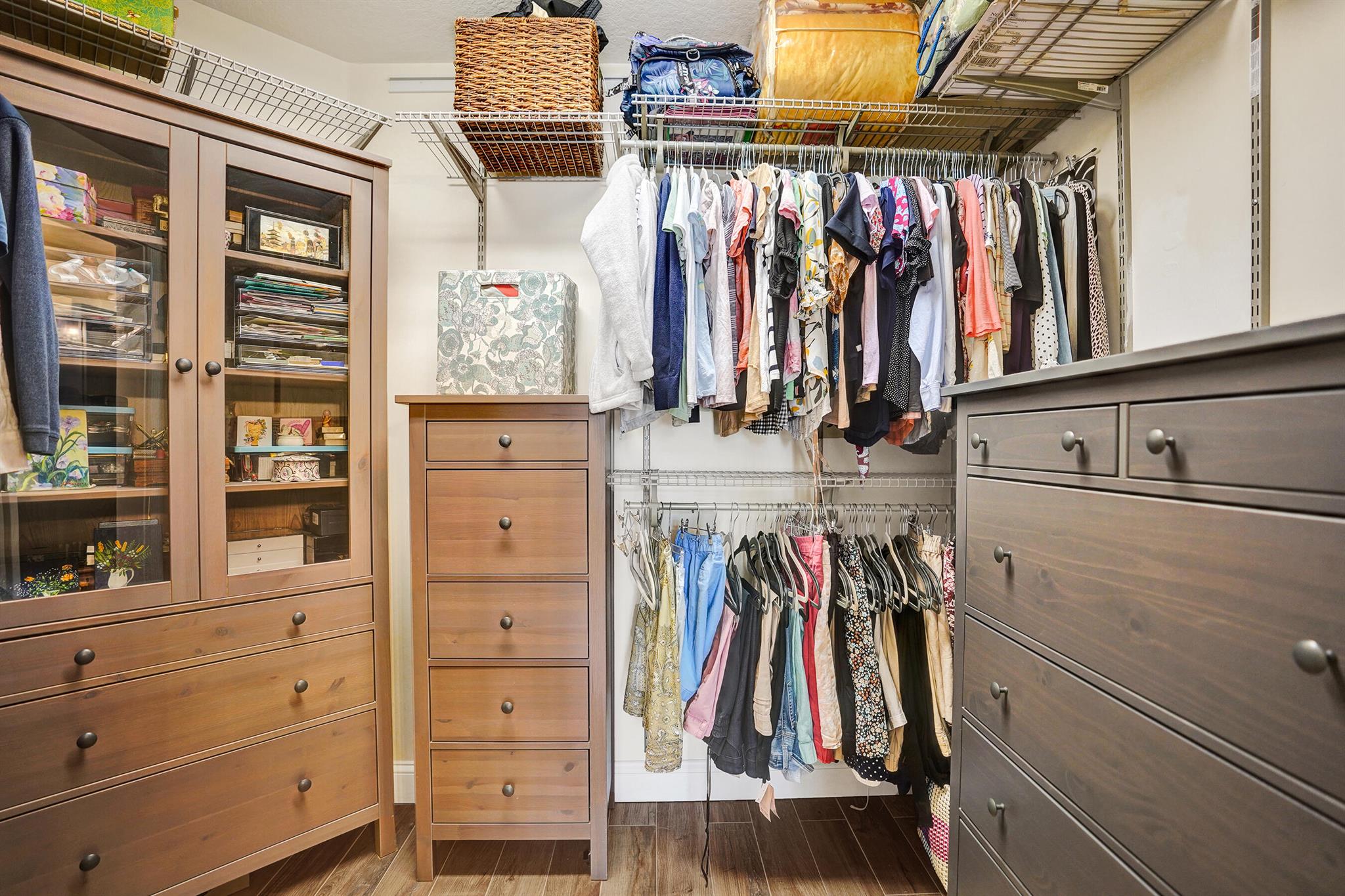 RIVERWALK - Residential