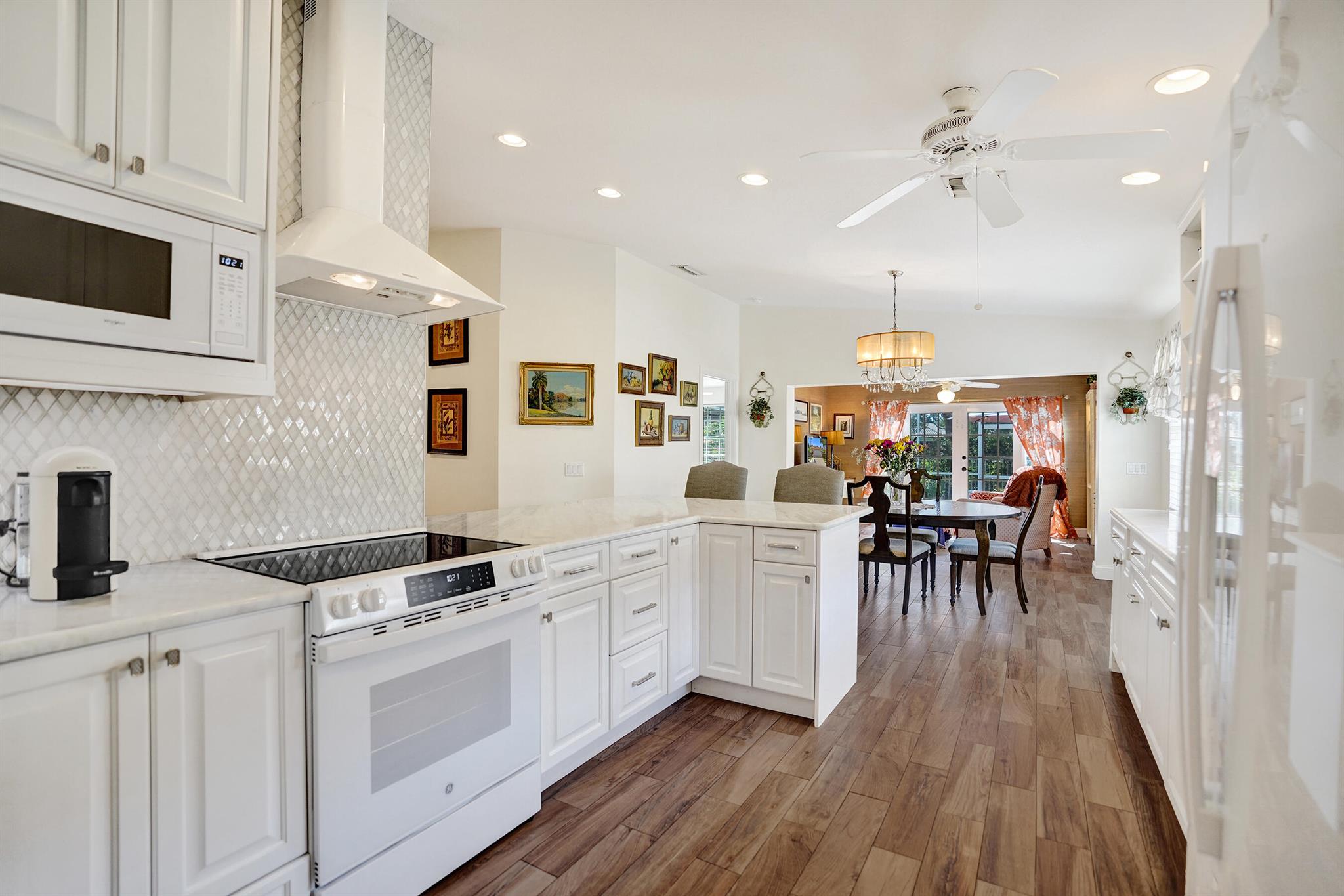 RIVERWALK - Residential