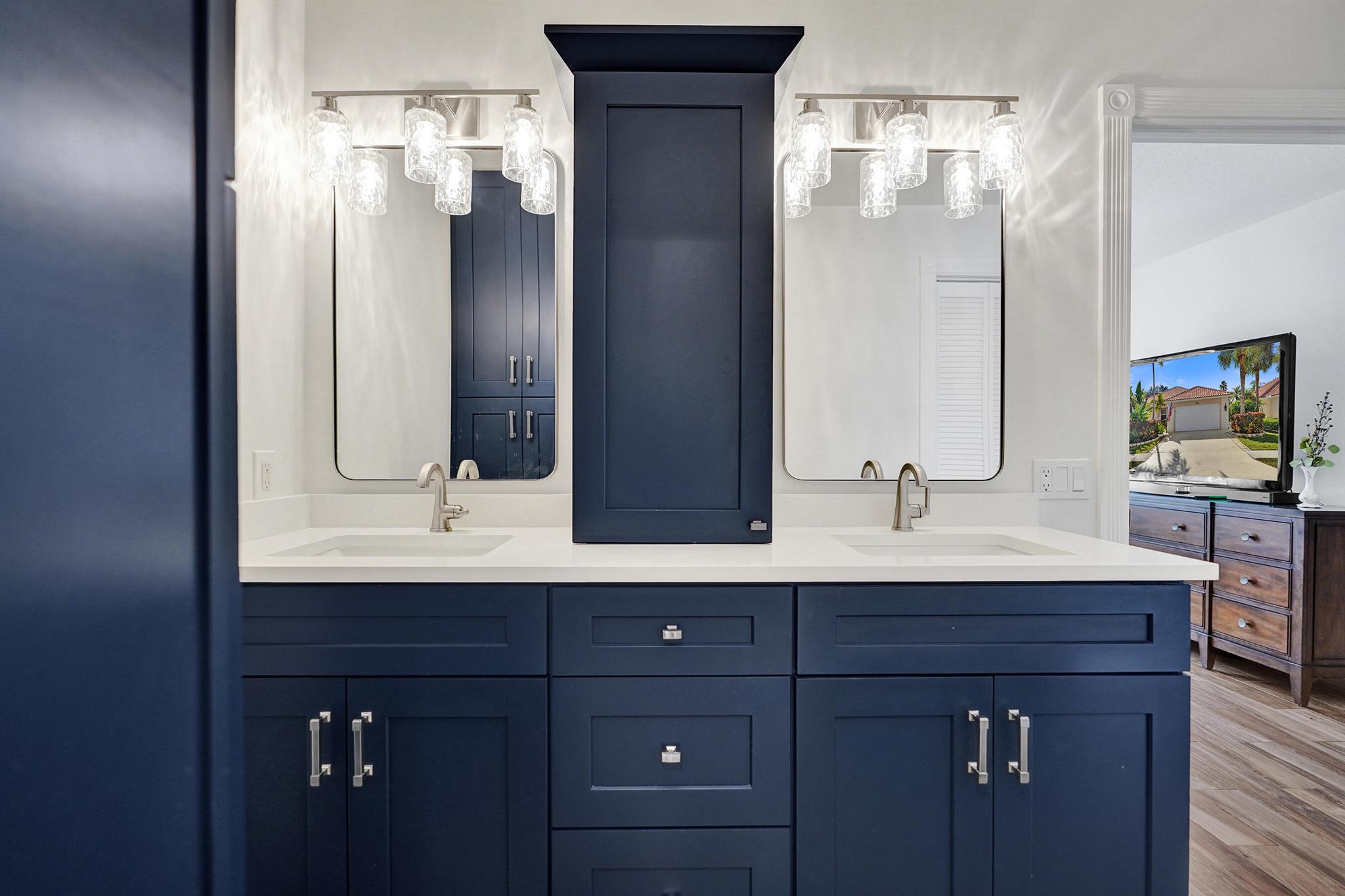 RIVERWALK - Residential