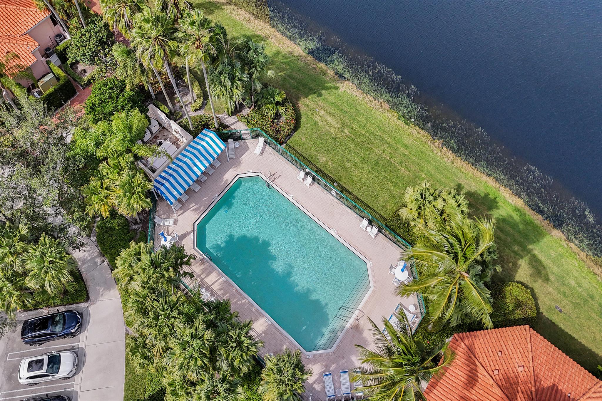 RIVERWALK - Residential