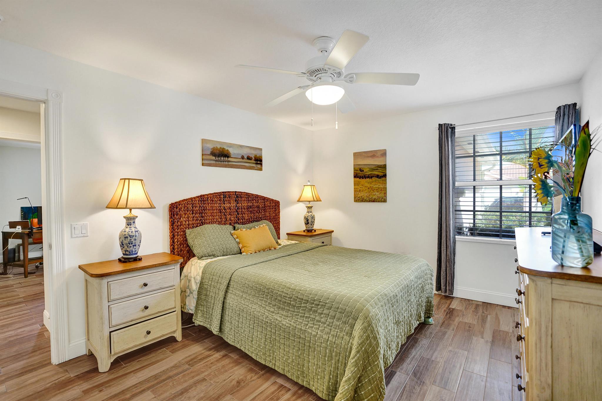 RIVERWALK - Residential