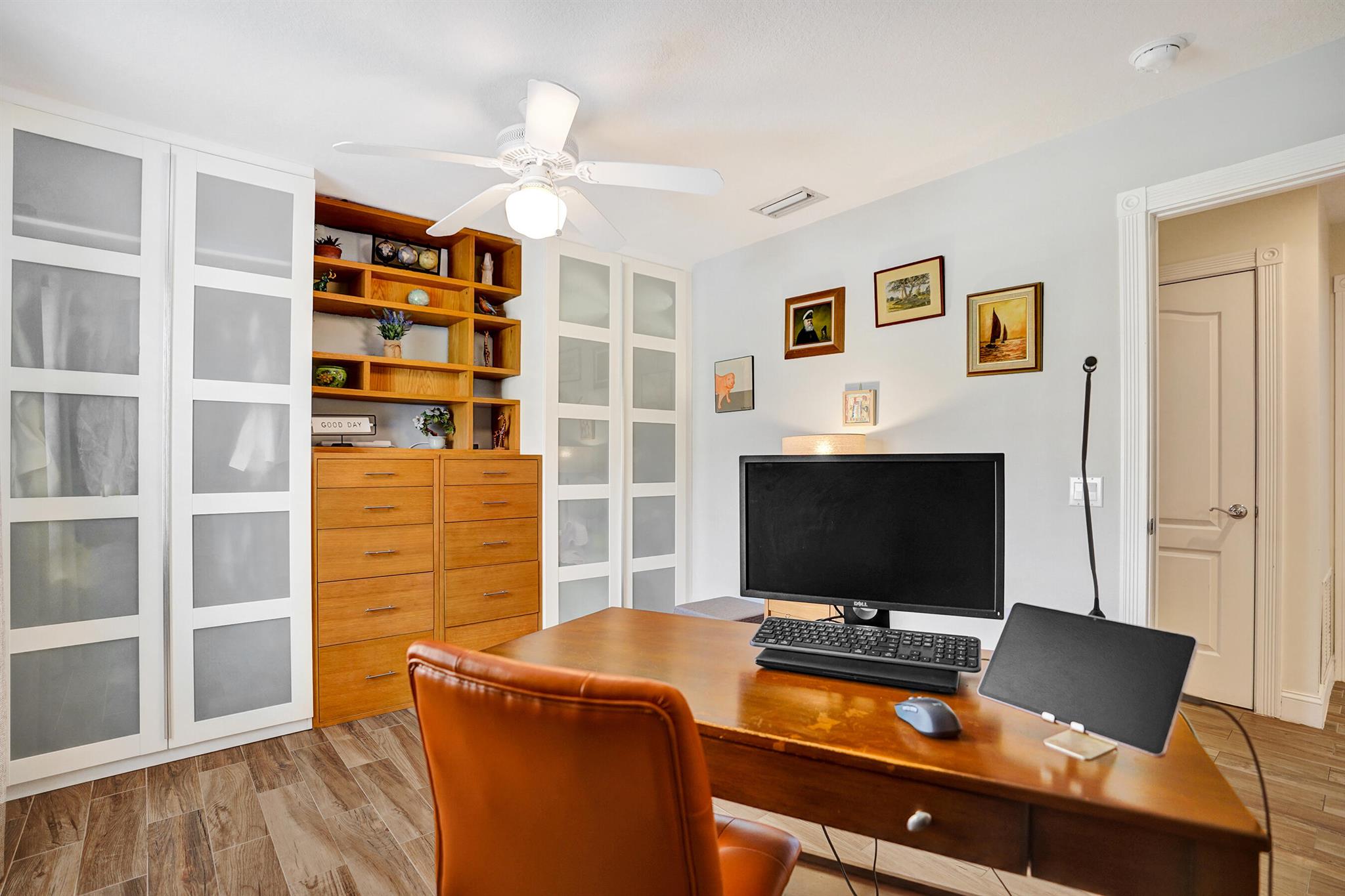 RIVERWALK - Residential