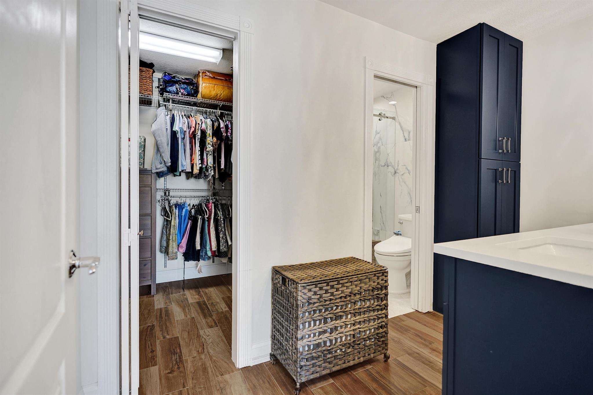 RIVERWALK - Residential