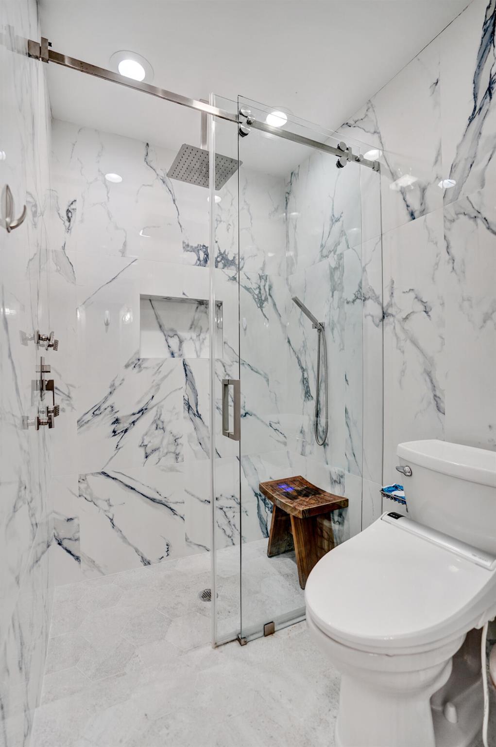 RIVERWALK - Residential