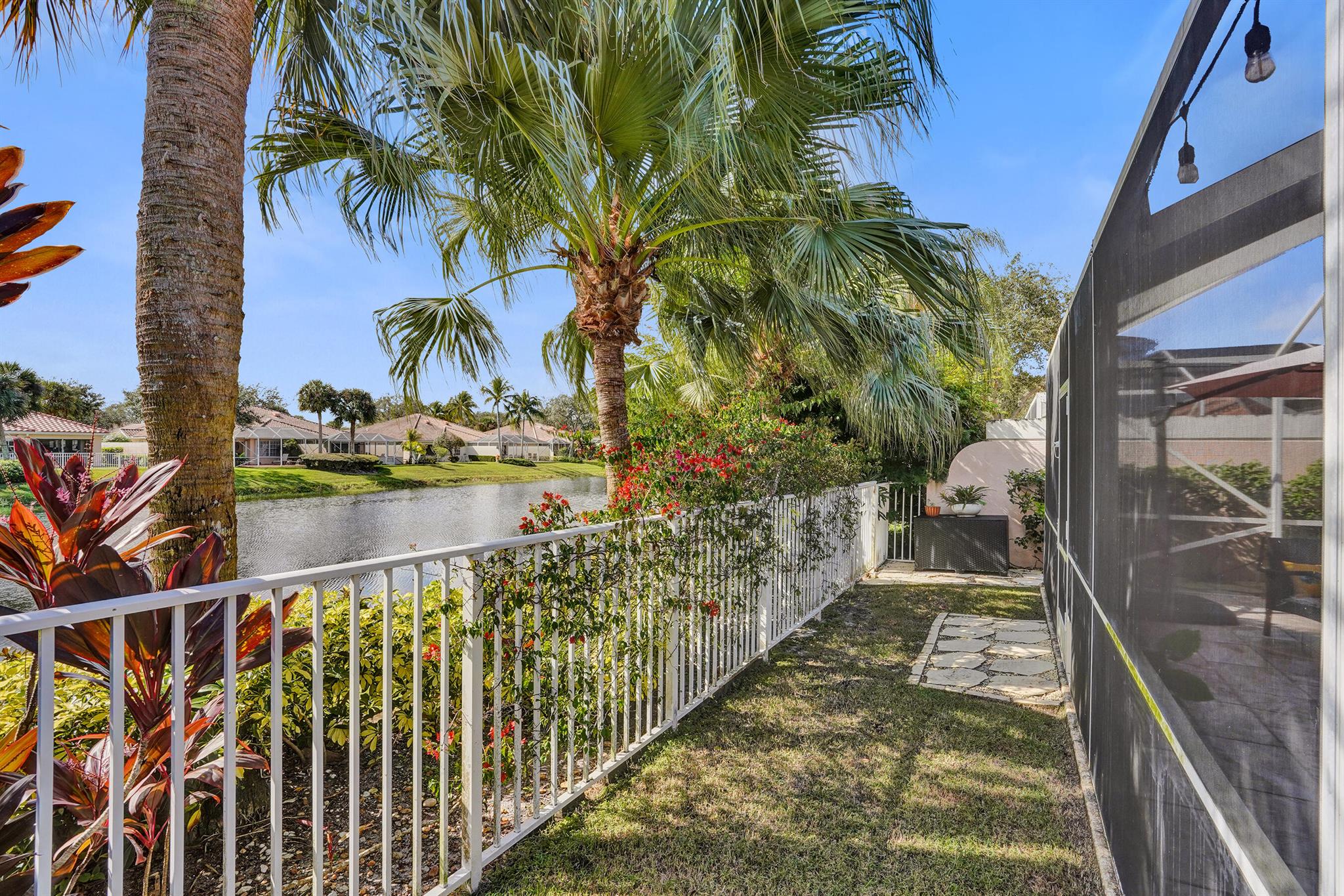 RIVERWALK - Residential