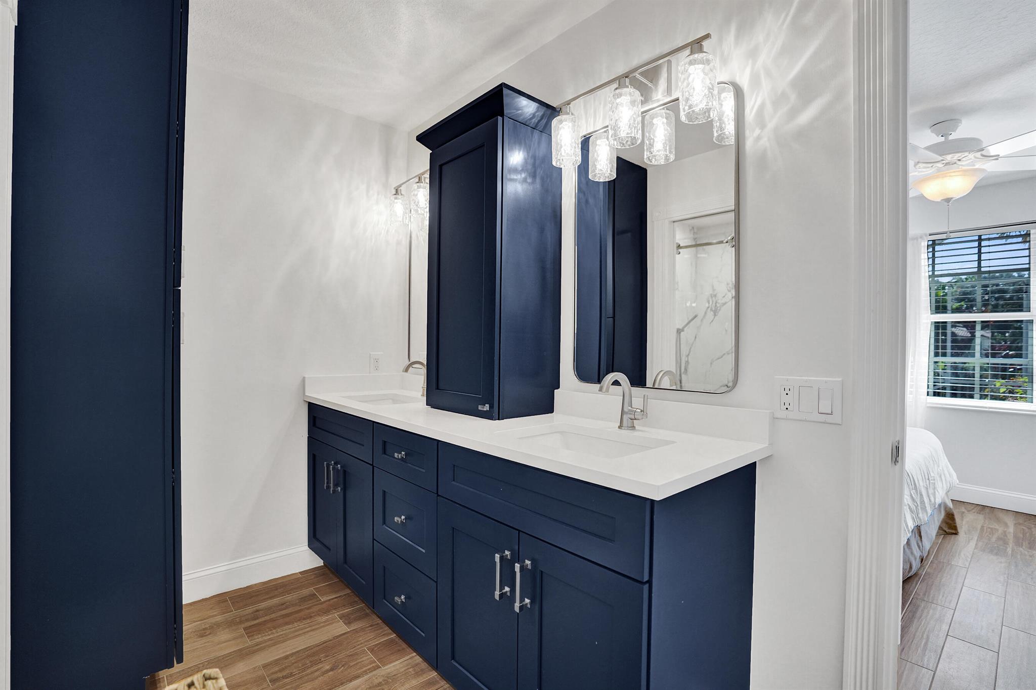 RIVERWALK - Residential