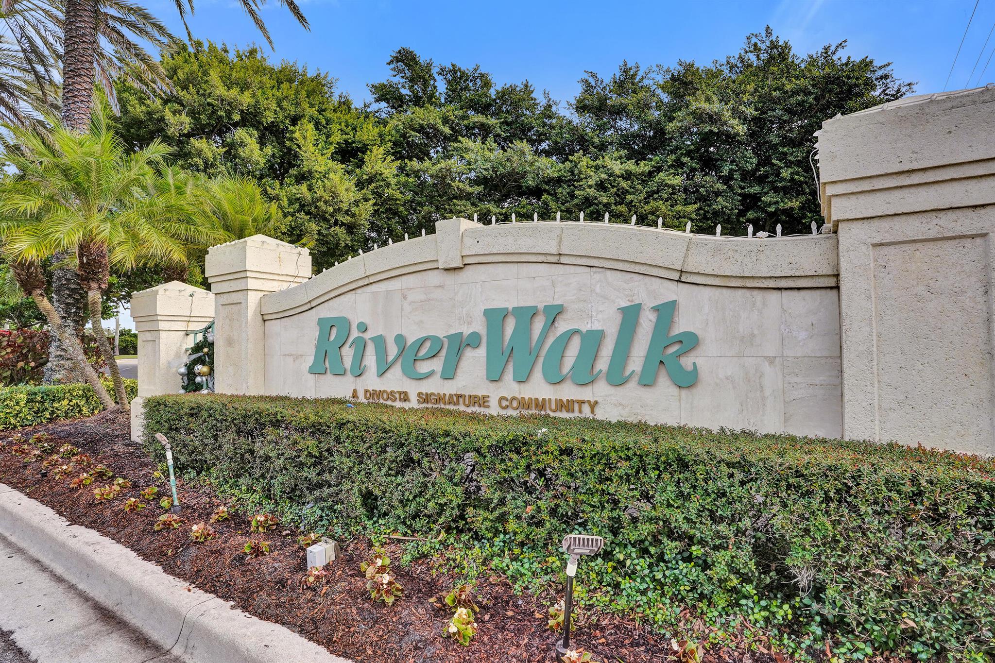 RIVERWALK - Residential