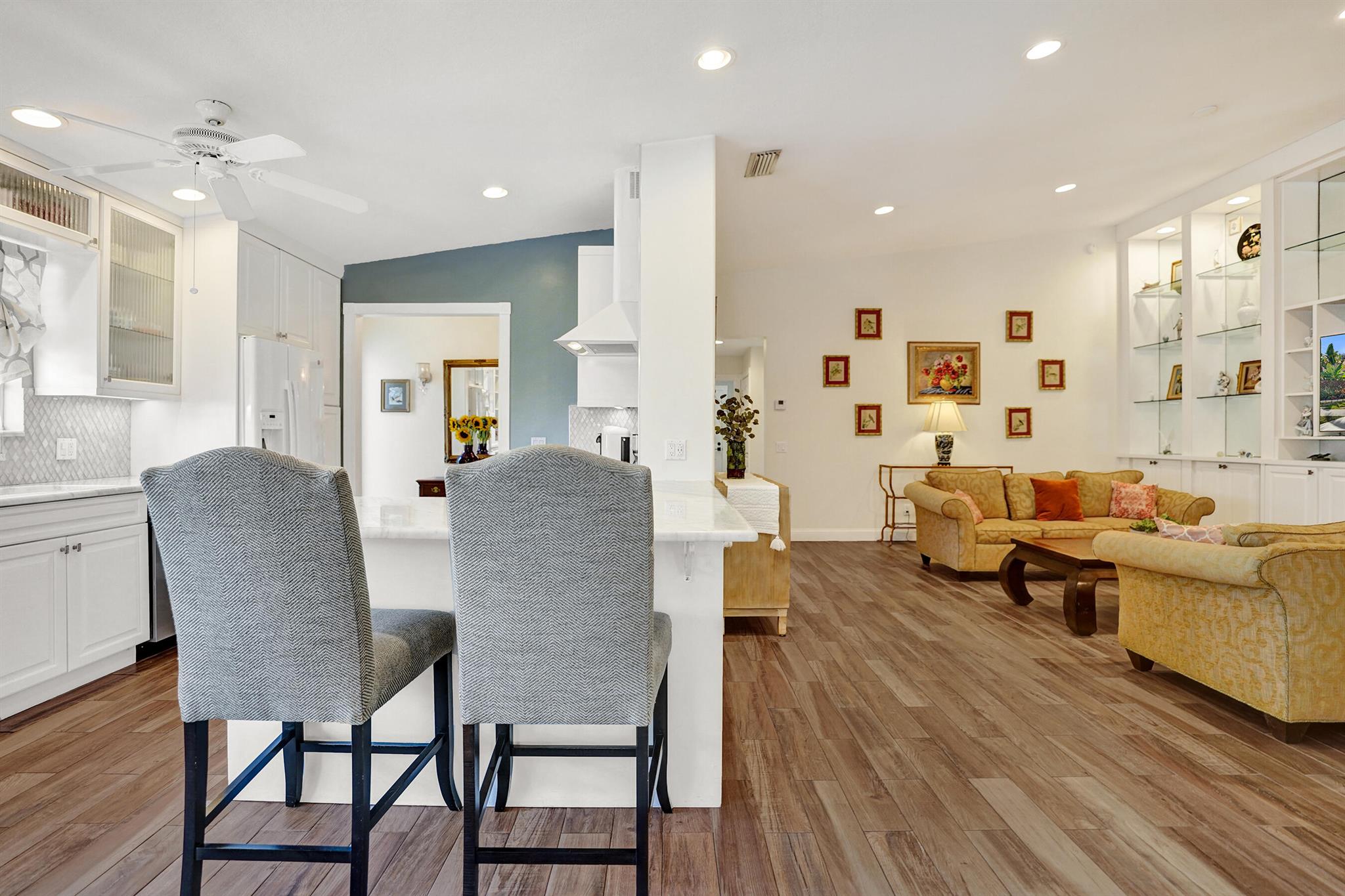 RIVERWALK - Residential